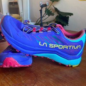 La Sportiva jackal trail running shoe